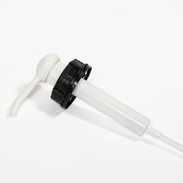 Dispenserpumpe for 5 l og 10 l dunker – enkel dosering av massasjeolje og rengjøringsmidler